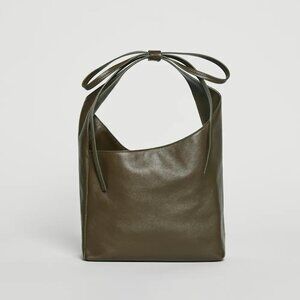 Small Vittoria Tote in Truffle